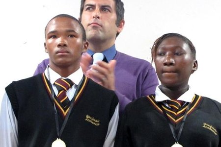 Mnr Schutz saam met Eon Arends en Itania Hendrek